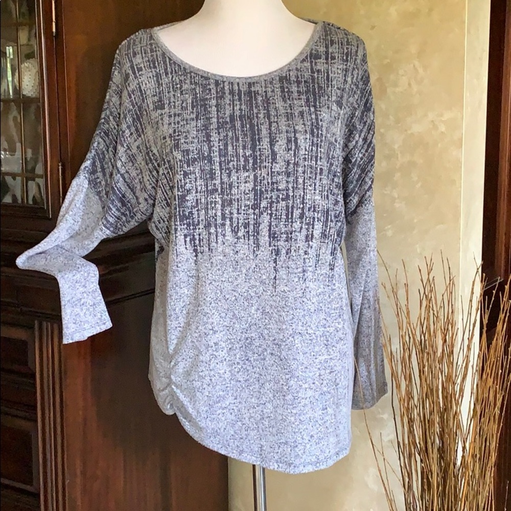 Sportelle blue heathered asymmetrical hem top
